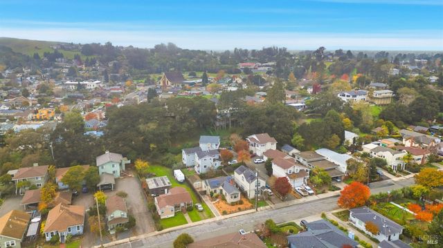 605 Baker St, Petaluma, CA 94952