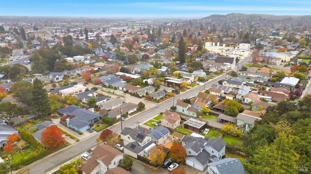 605 Baker St, Petaluma, CA 94952