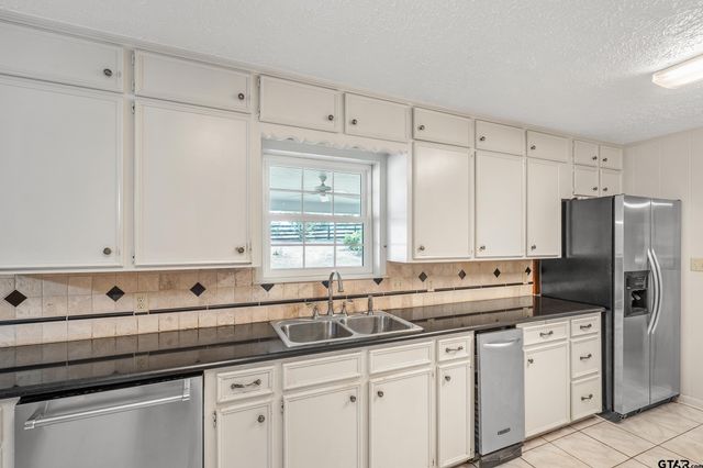 15911 US Hwy 79 E, Jacksonville, TX 75766