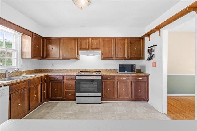 59 Silverbirch DR, Blue Ridge, VA 24064