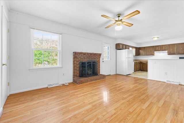 59 Silverbirch DR, Blue Ridge, VA 24064