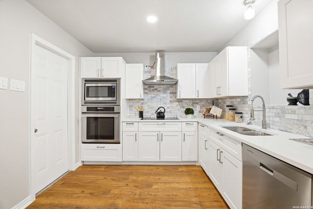 425 E Wright, Universal City, TX 78148