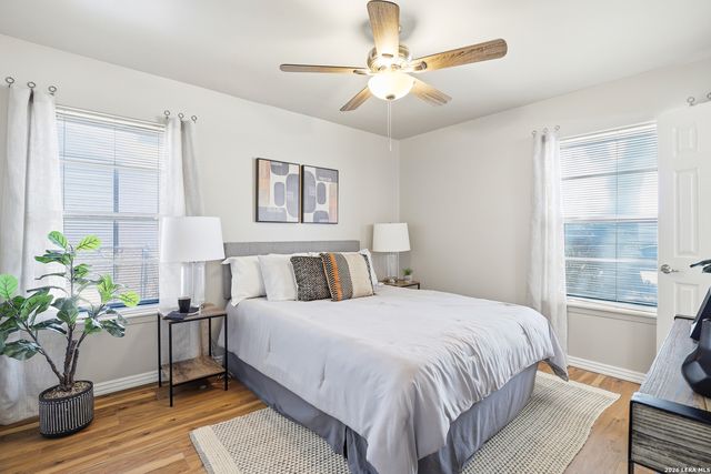 425 E Wright, Universal City, TX 78148