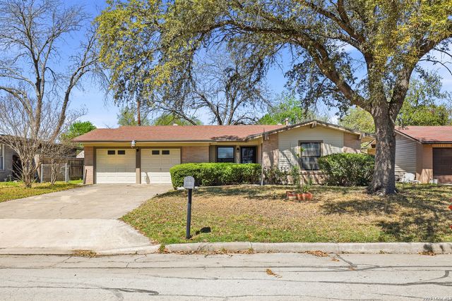 425 E Wright, Universal City, TX 78148