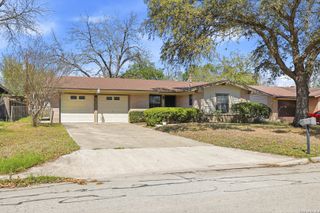 425 E Wright, Universal City, TX 78148
