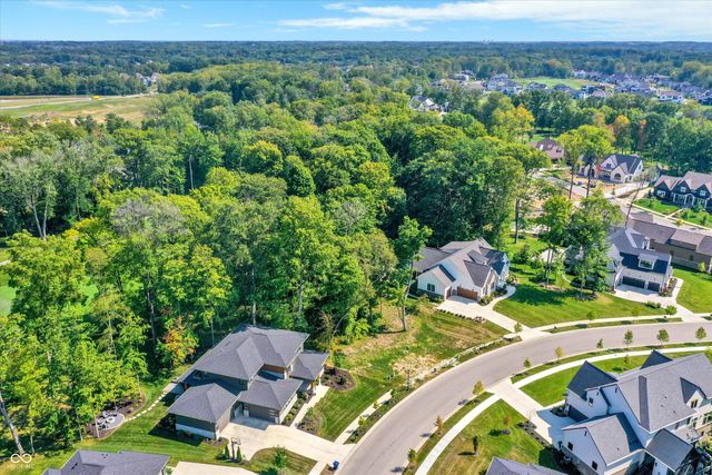 3809 Dartmoor Way, Zionsville, IN 46077