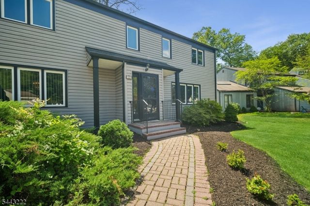 12 Arbor Ct, Livingston Twp., NJ 07039