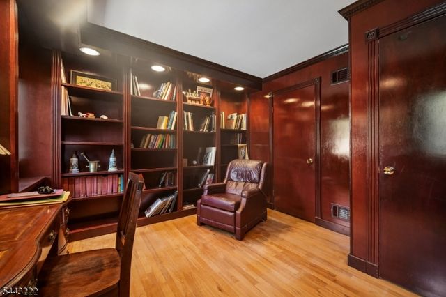 12 Arbor Ct, Livingston Twp., NJ 07039