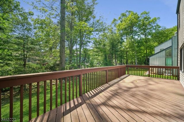 12 Arbor Ct, Livingston Twp., NJ 07039