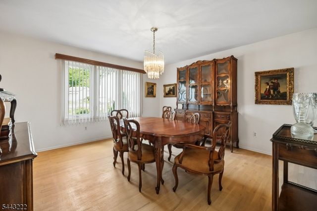 12 Arbor Ct, Livingston Twp., NJ 07039