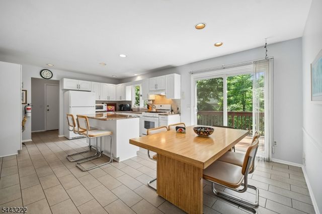 12 Arbor Ct, Livingston Twp., NJ 07039