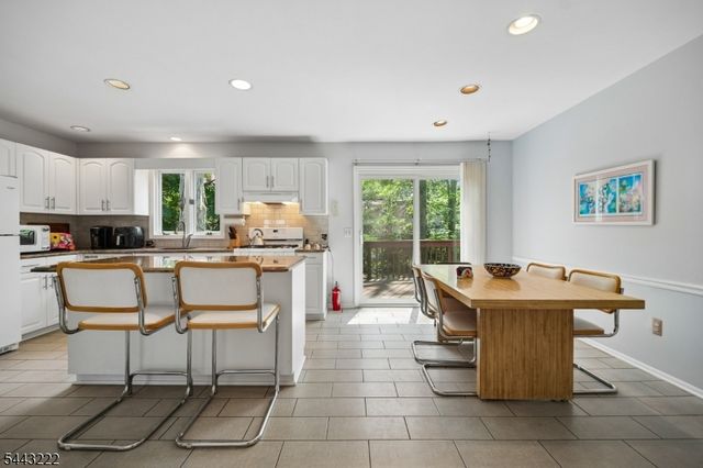 12 Arbor Ct, Livingston Twp., NJ 07039