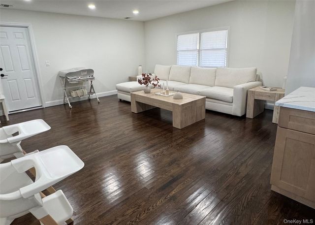 43 W Shore Road, Oakdale, NY 11769