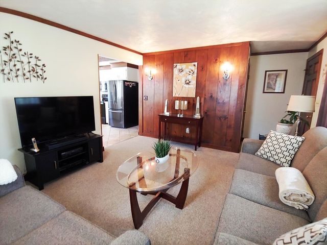 39 Elvira St, Bellingham, MA 02019