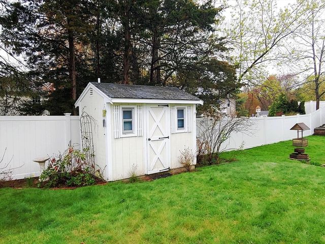 39 Elvira St, Bellingham, MA 02019