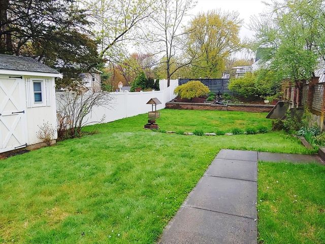 39 Elvira St, Bellingham, MA 02019