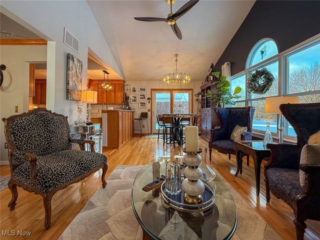 910 Devonwood Drive, Wadsworth, OH 44281