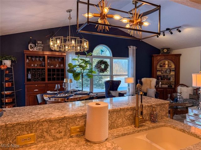 910 Devonwood Drive, Wadsworth, OH 44281