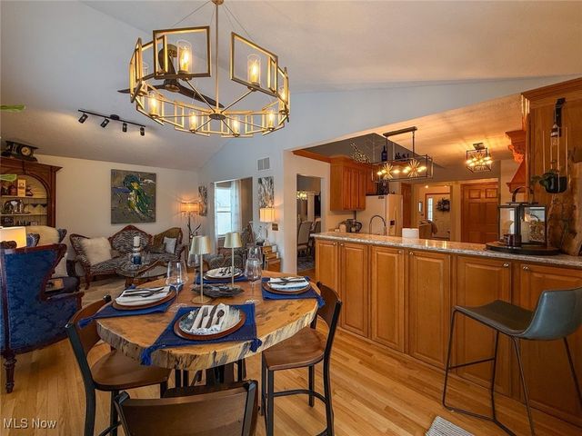 910 Devonwood Drive, Wadsworth, OH 44281