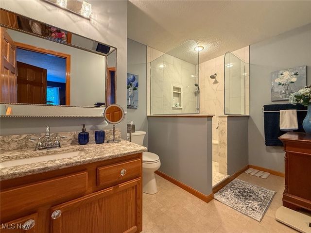 910 Devonwood Drive, Wadsworth, OH 44281