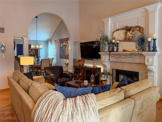 910 Devonwood Drive, Wadsworth, OH 44281