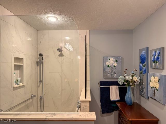 910 Devonwood Drive, Wadsworth, OH 44281