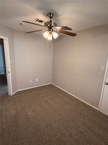 322 Moss Hill Drive, Arlington, TX 76018