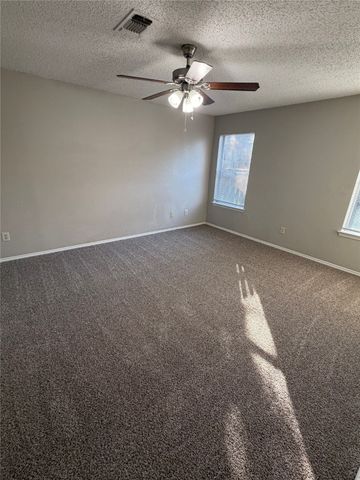 322 Moss Hill Drive, Arlington, TX 76018