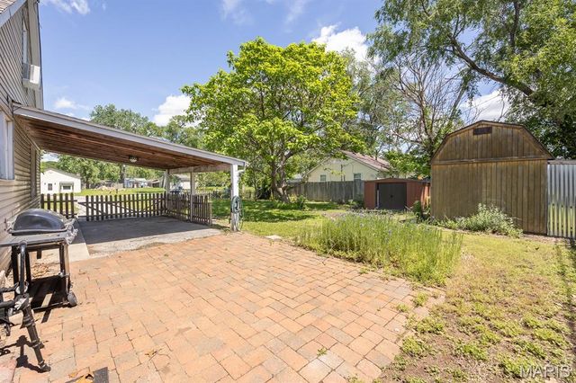 442 Pershing Avenue, Wood River, IL 62095