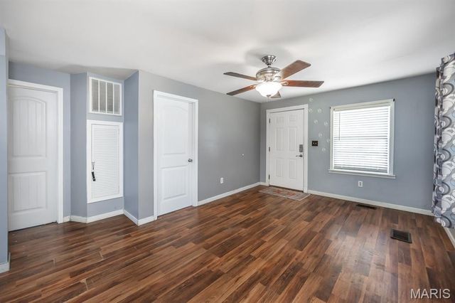 442 Pershing Avenue, Wood River, IL 62095