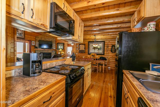 4112 Harvest Moon Road, Sevierville, TN 37862