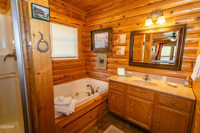 4112 Harvest Moon Road, Sevierville, TN 37862