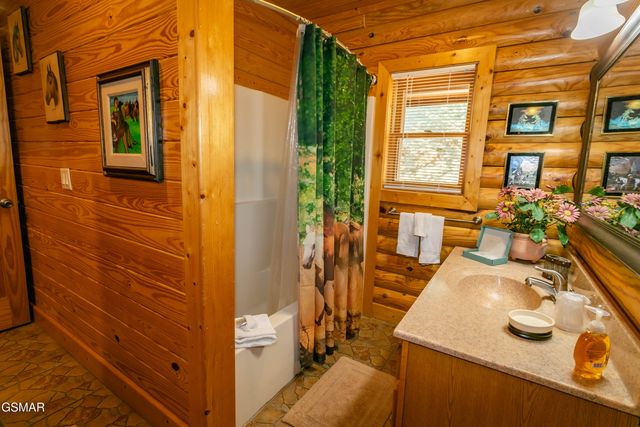 4112 Harvest Moon Road, Sevierville, TN 37862