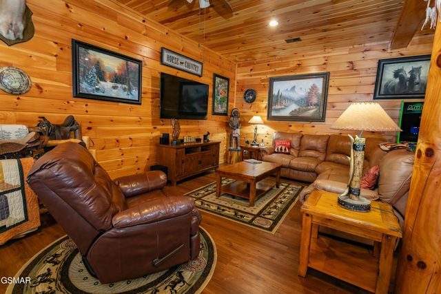 4112 Harvest Moon Road, Sevierville, TN 37862