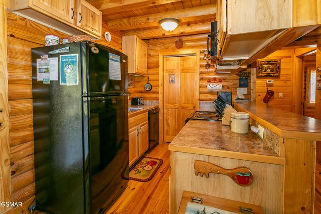 4112 Harvest Moon Road, Sevierville, TN 37862