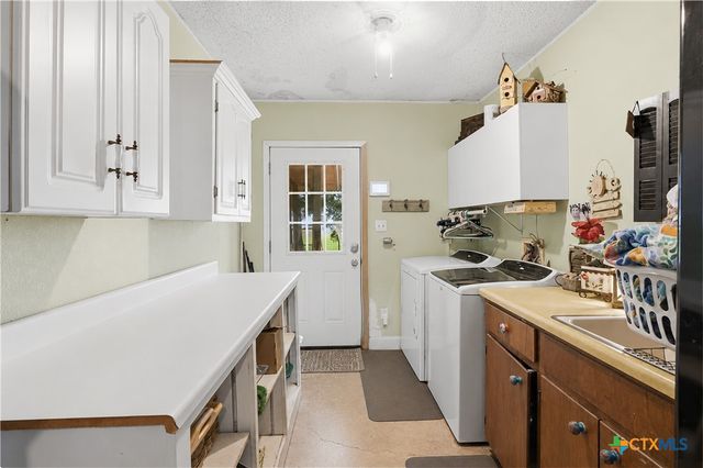 5032 S Santa Clara Road, Seguin, TX 78155