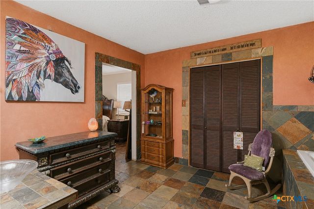 5032 S Santa Clara Road, Seguin, TX 78155