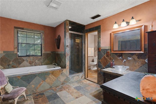 5032 S Santa Clara Road, Seguin, TX 78155