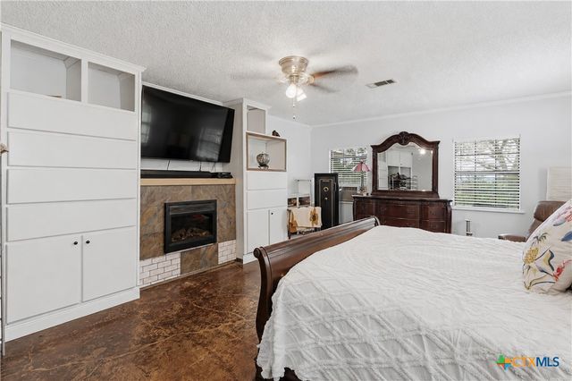 5032 S Santa Clara Road, Seguin, TX 78155