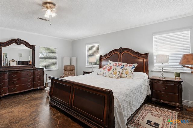 5032 S Santa Clara Road, Seguin, TX 78155