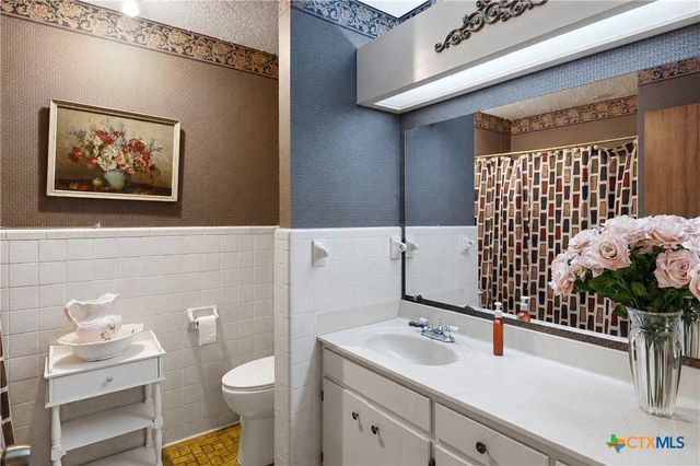 5032 S Santa Clara Road, Seguin, TX 78155