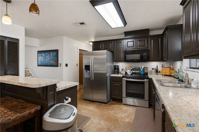 5032 S Santa Clara Road, Seguin, TX 78155