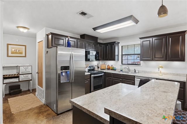 5032 S Santa Clara Road, Seguin, TX 78155
