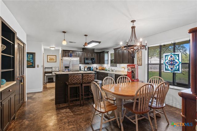5032 S Santa Clara Road, Seguin, TX 78155