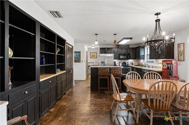 5032 S Santa Clara Road, Seguin, TX 78155