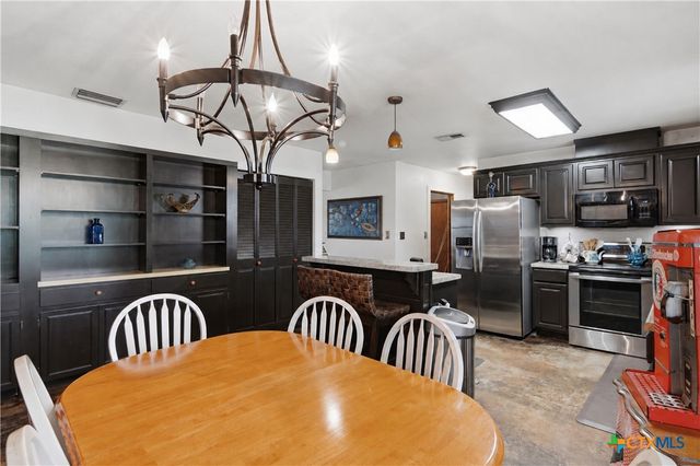 5032 S Santa Clara Road, Seguin, TX 78155