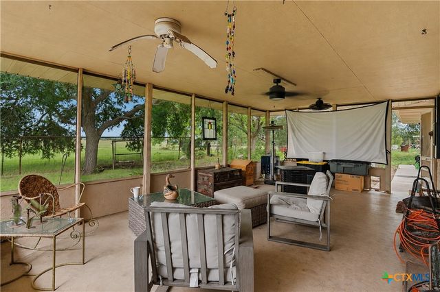 5032 S Santa Clara Road, Seguin, TX 78155