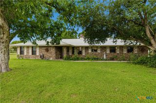 5032 S Santa Clara Road, Seguin, TX 78155