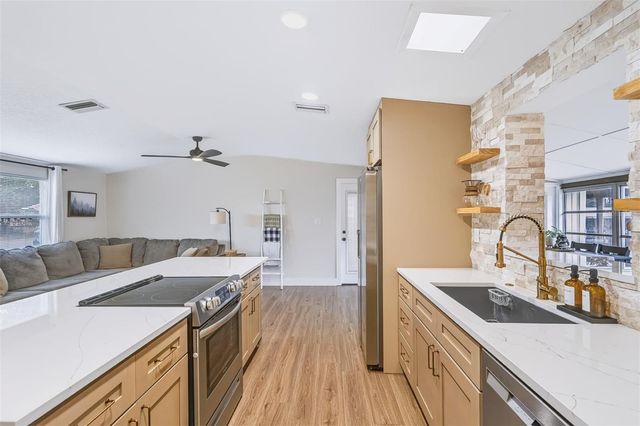 13524 COUNTRY CLUB DRIVE, Tavares, FL 32778
