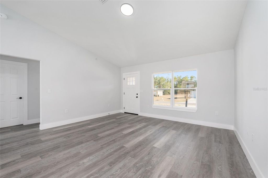 Image 2 of property listing at 13761 SW 114TH PLACE, Dunnellon, FL 34432